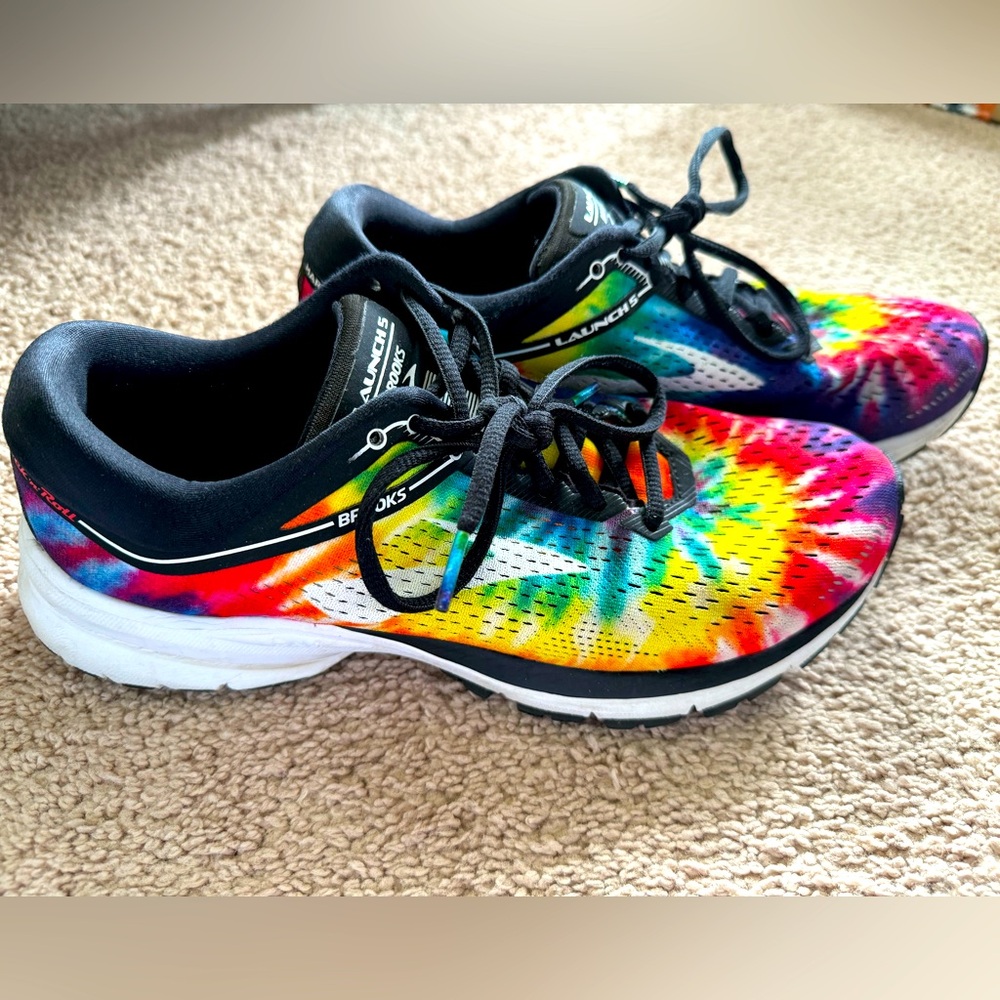 Women’s Brooks Launch 5 Rainbow Tie Dye in Great Condition